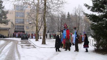 Maškare Kettejeve šole so na pustni torek oživele mestne ulice 14